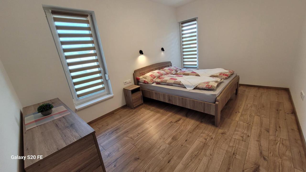 Zea Apartmanhaz Daire Balatonfenyves Dış mekan fotoğraf