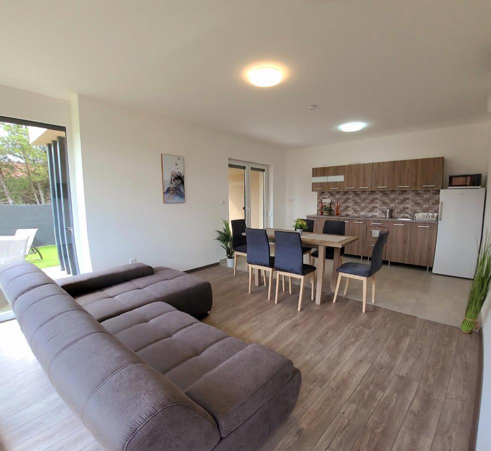 Zea Apartmanhaz Daire Balatonfenyves Dış mekan fotoğraf