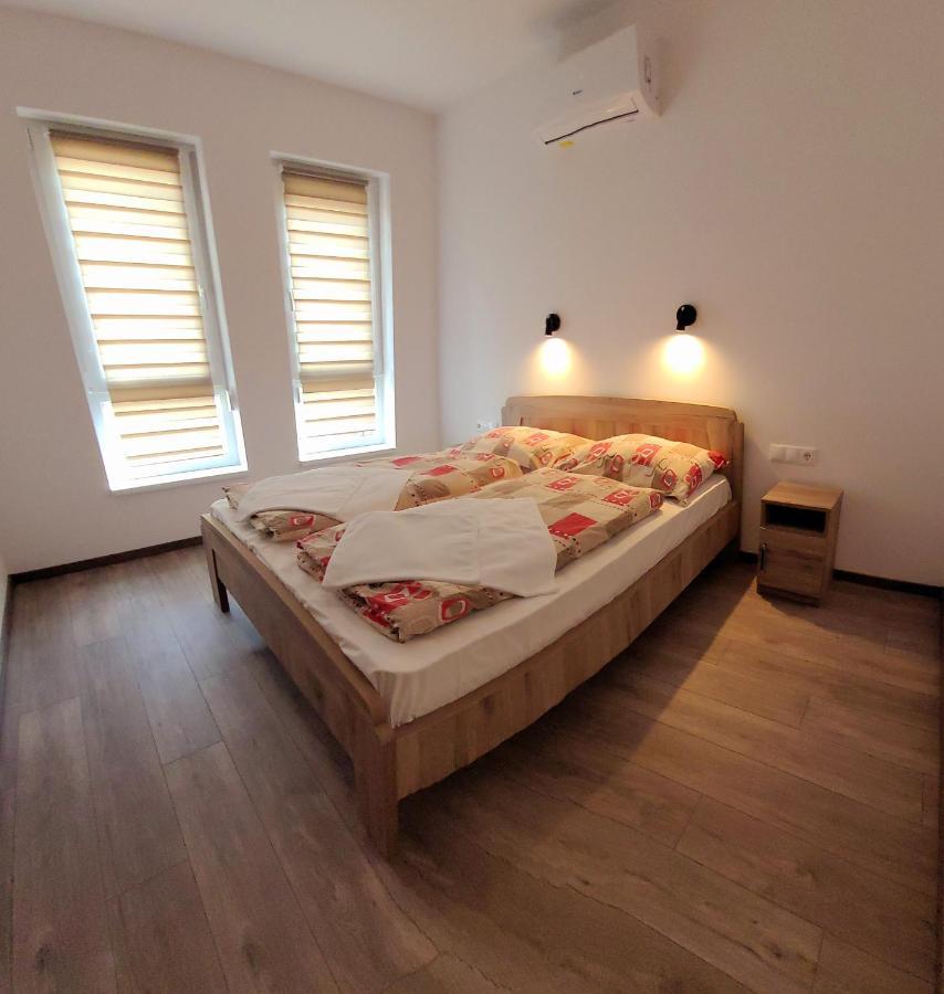 Zea Apartmanhaz Daire Balatonfenyves Dış mekan fotoğraf