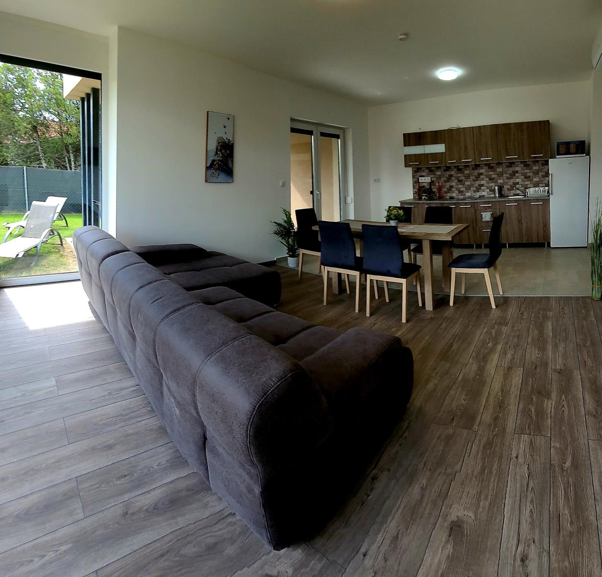 Zea Apartmanhaz Daire Balatonfenyves Dış mekan fotoğraf